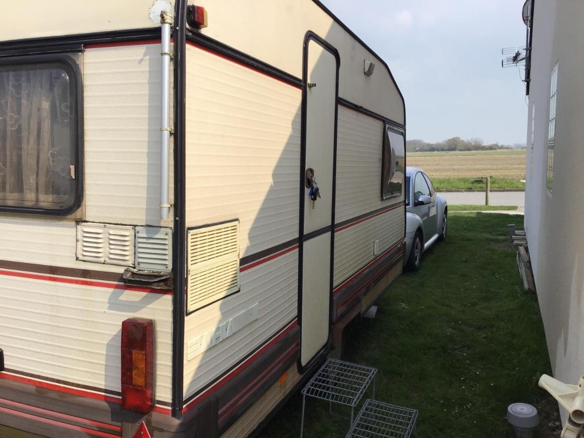 Vintage Caravane Les Attaques